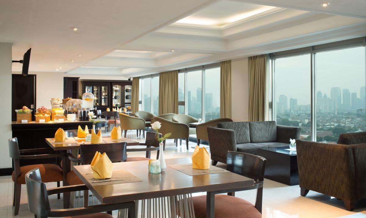 Santika Premiere Slipi 4*