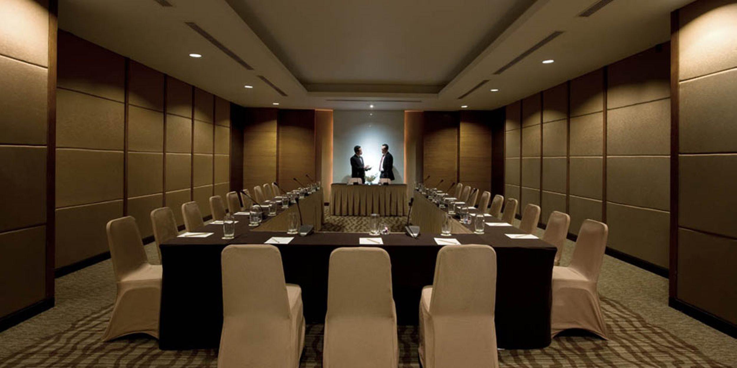 Santika Premiere Slipi 4*