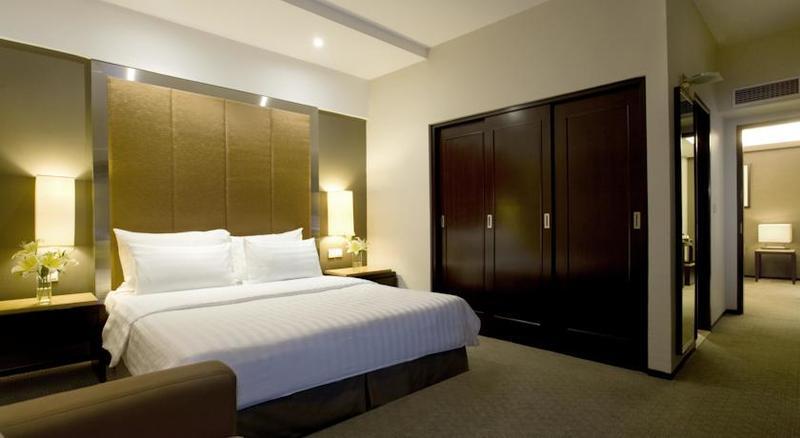 Santika Premiere Slipi 4*