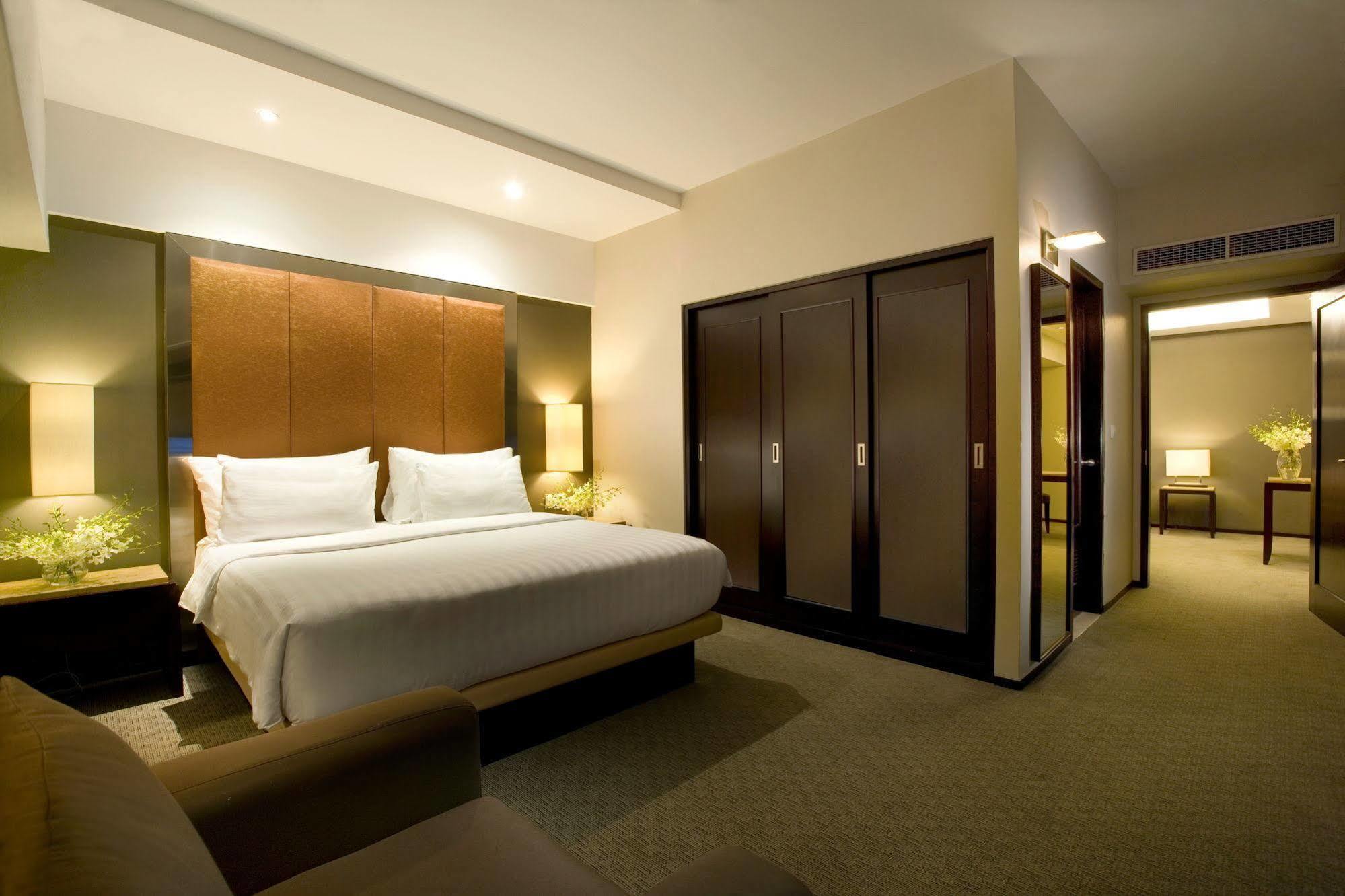 Santika Premiere Slipi 4*