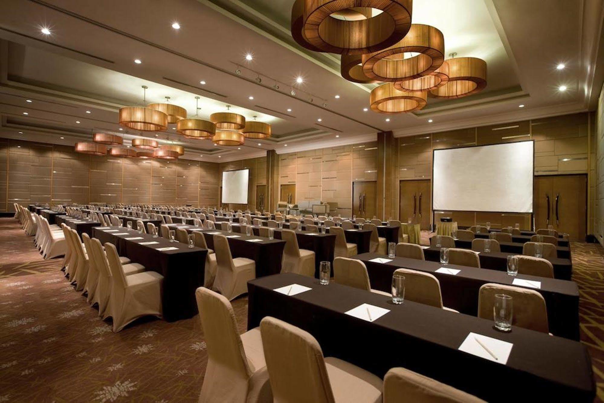 Santika Premiere Slipi 4* Jakarta